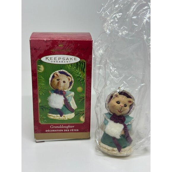 VTG 2001 Hallmark Keepsake Ornament Granddaughter 2.75" Christmas Seasonal Bear - Picture 1 of 4